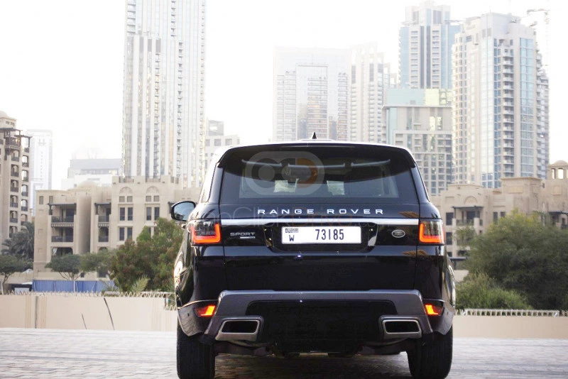 zwart Landrover Range Rover Sport SE 2019 for rent in Dubai 9